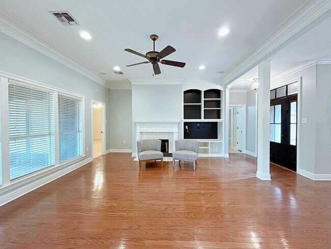 Building Photo - 3919 Meadow Ridge Dr