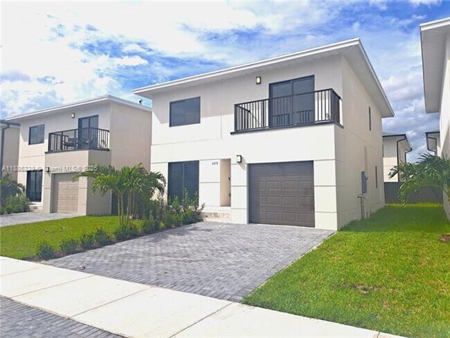 Primary Photo - 1373 NW 1st St