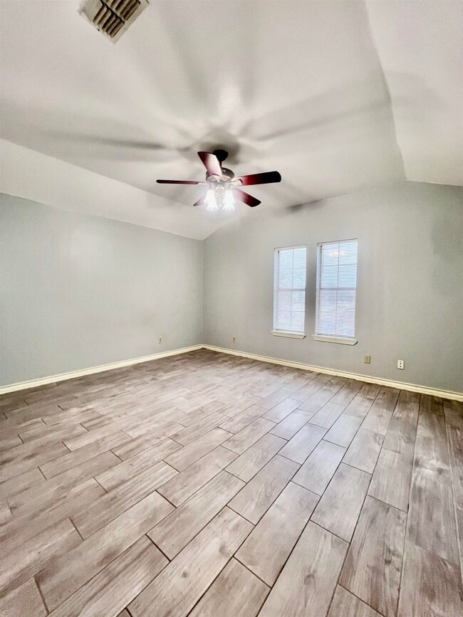 Building Photo - 207 Martingale