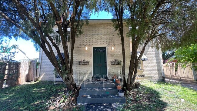 Building Photo - 3821 Woodleigh St