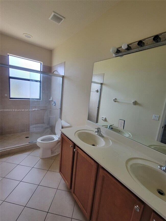 Building Photo - 4219 SW 164th Ct