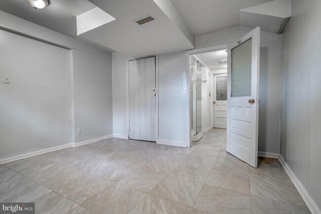 Building Photo - 1207 St Andrews Way
