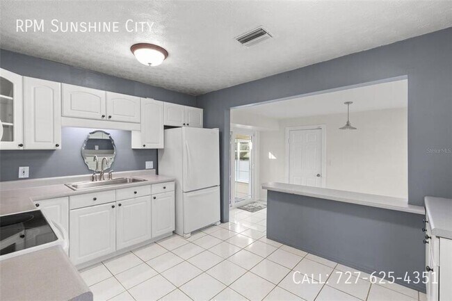 Building Photo - 4401 3rd Ave N