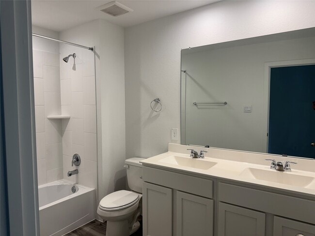 Building Photo - 10203 Spring Branch Trail