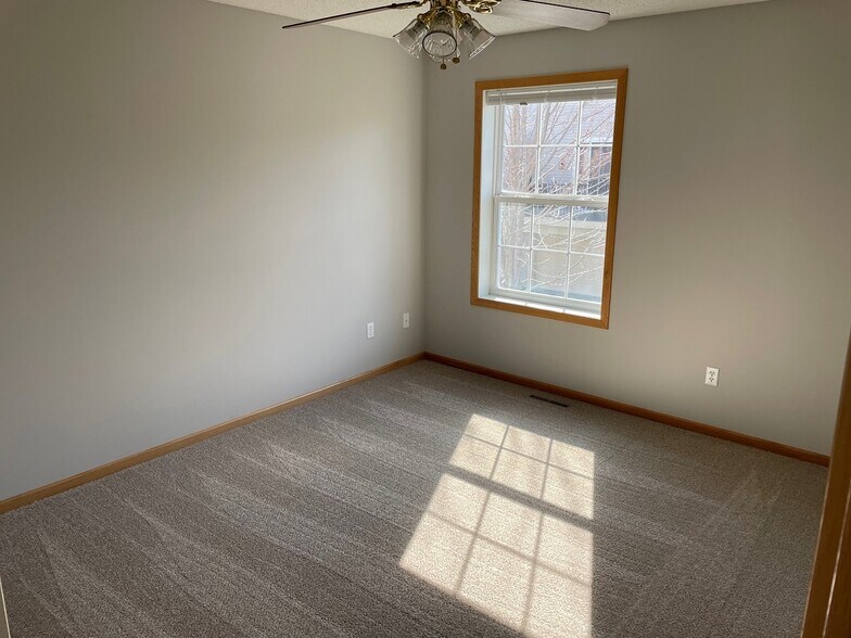 Building Photo - 896 Braunworth Ct