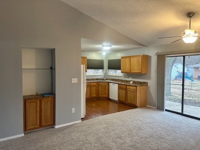 Building Photo - 216 Glasgow Dr