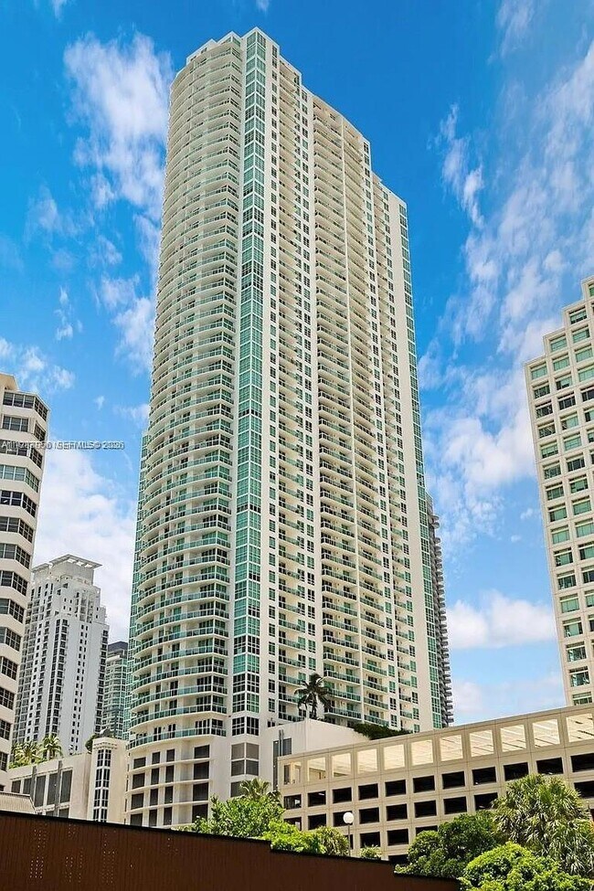 Building Photo - 950 Brickell Bay Dr