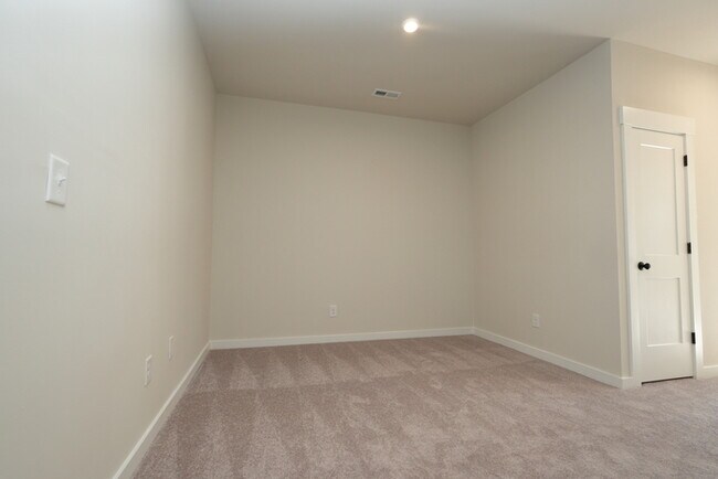 Building Photo - Brand New 3-Bedroom Townhome in Prime Charlotte Location!