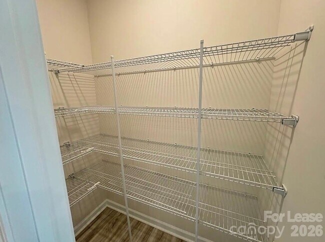 Building Photo - 1830 Vanderlyn St