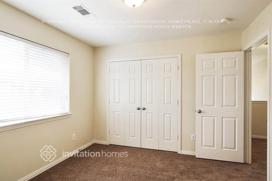 Building Photo - 1312 W Branch Hollow Dr