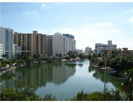 Building Photo - 2600 Collins Ave
