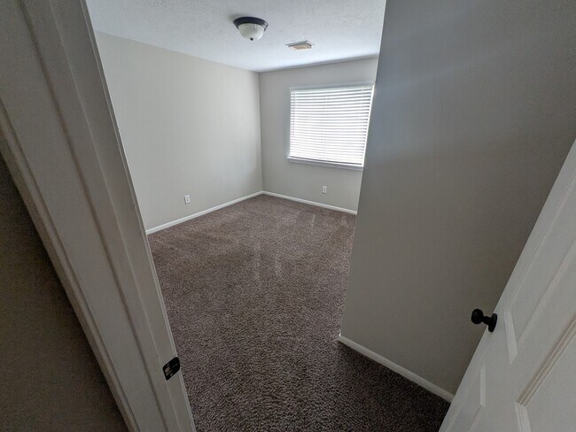 Building Photo - 10067 Lazy Meadows Dr
