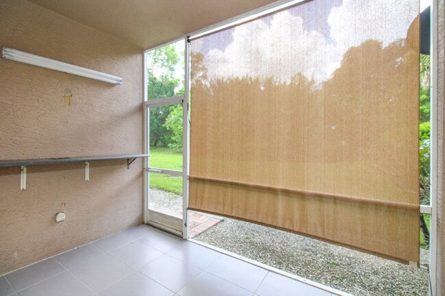 Building Photo - ***2BED/2BATH***PRESERVE VIEW***UPDATED KI...