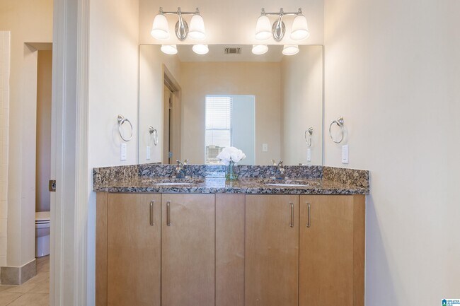 Building Photo - 2024 2nd Ave N