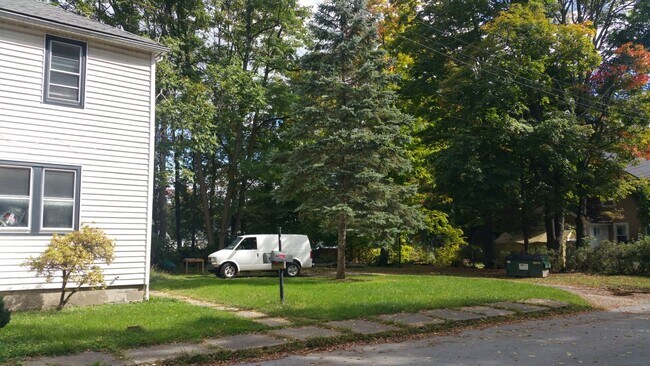 Building Photo - 12 Backman Ave