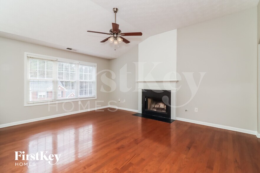 Building Photo - 1627 Eagle Dr