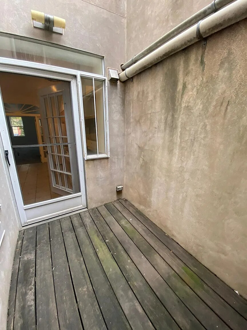 Building Photo - 702 N 2nd St