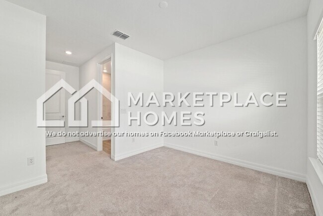 Building Photo - 1355 SE 43rd Rd
