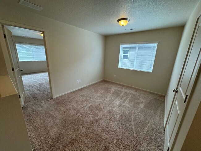 Building Photo - Beautiful Home in the Sunrise Ridge Develo...