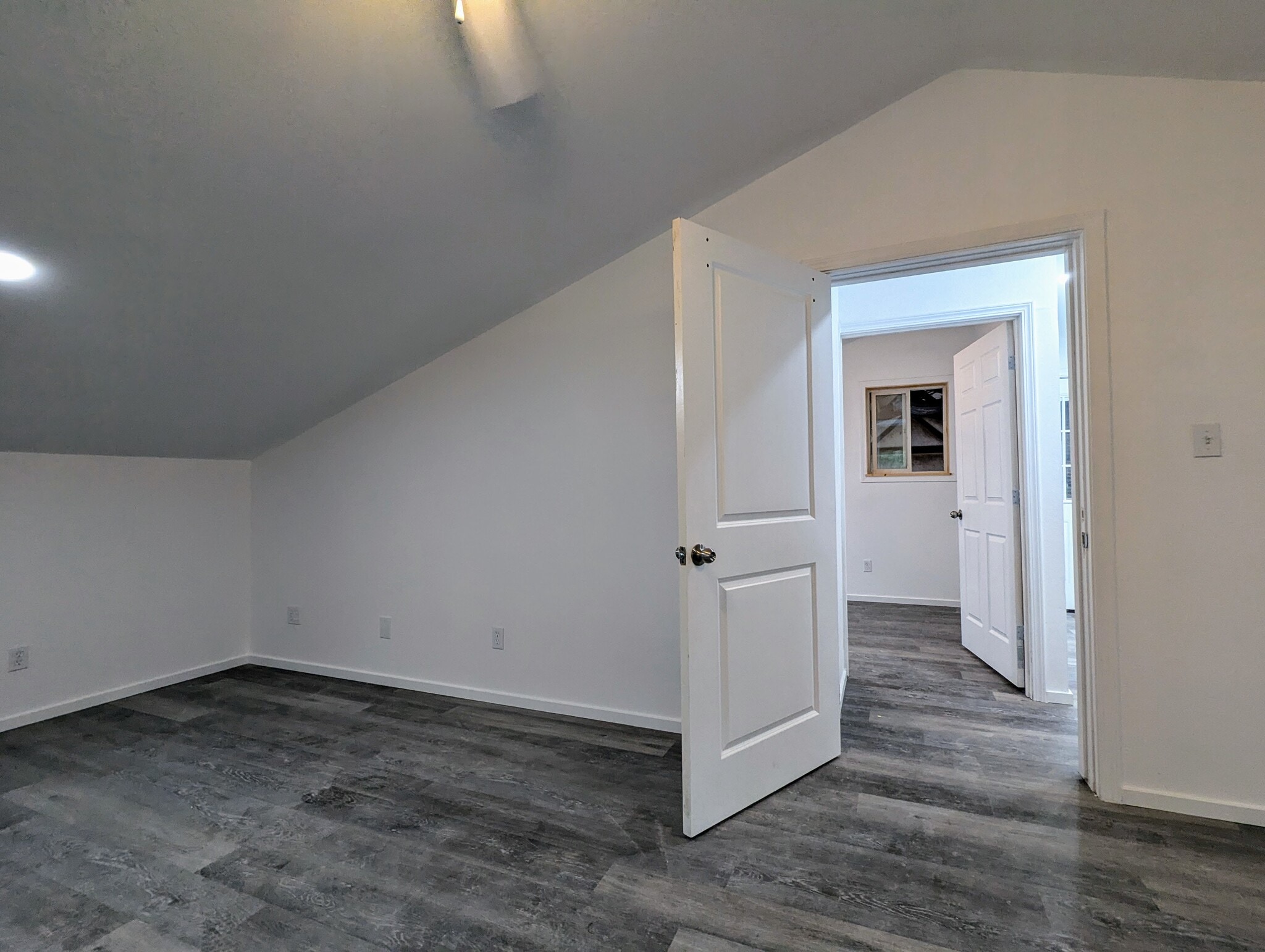 Building Photo - 1002 Pioneer Rd