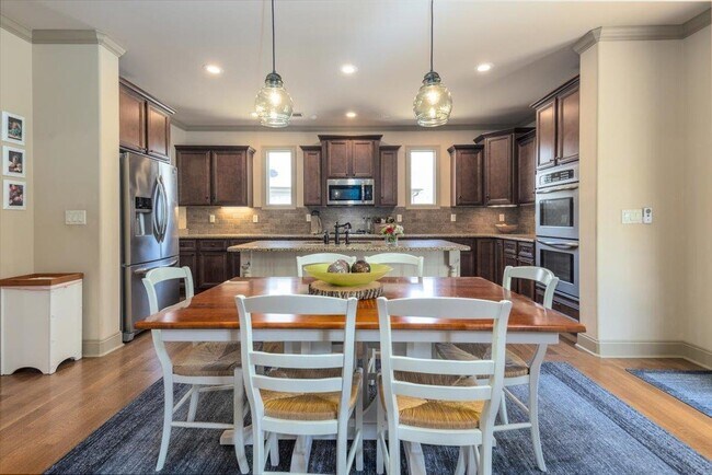 Building Photo - 5208 Prairie Sky Dr
