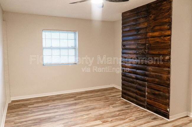 Building Photo - 117 Pine Ridge Rd