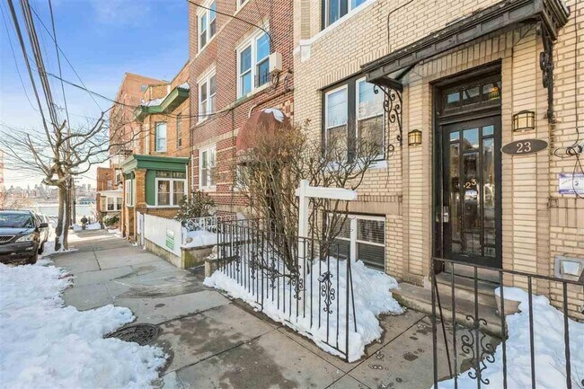 Building Photo - 23 66th St