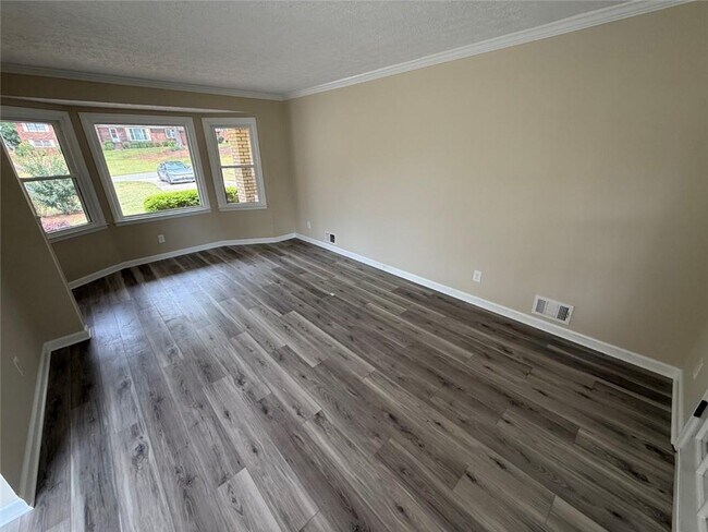 Building Photo - 1106 Lincoln Dr