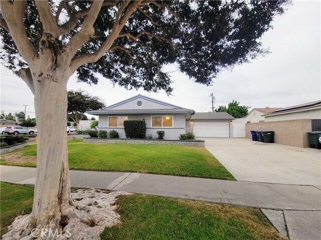 Primary Photo - 10491 Florence Ave