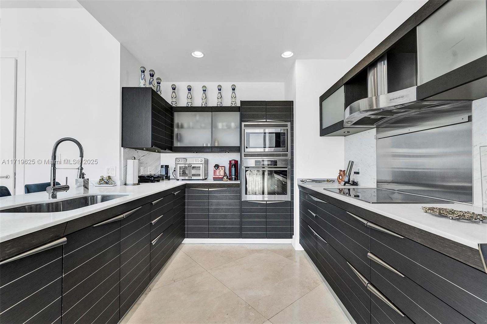 Building Photo - 200 Biscayne Boulevard Way