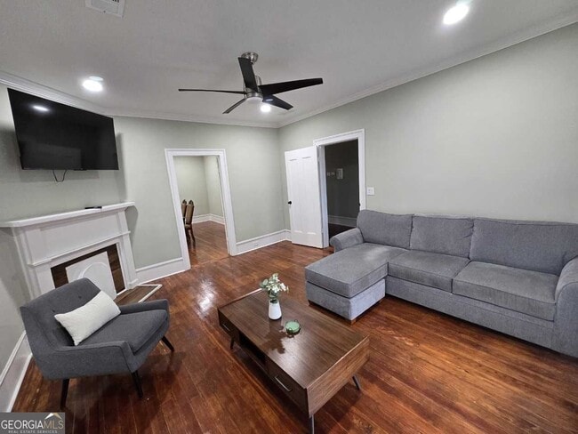 Building Photo - 402 Meriwether St