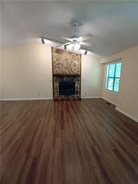 Building Photo - 10630 Colony Glen Dr