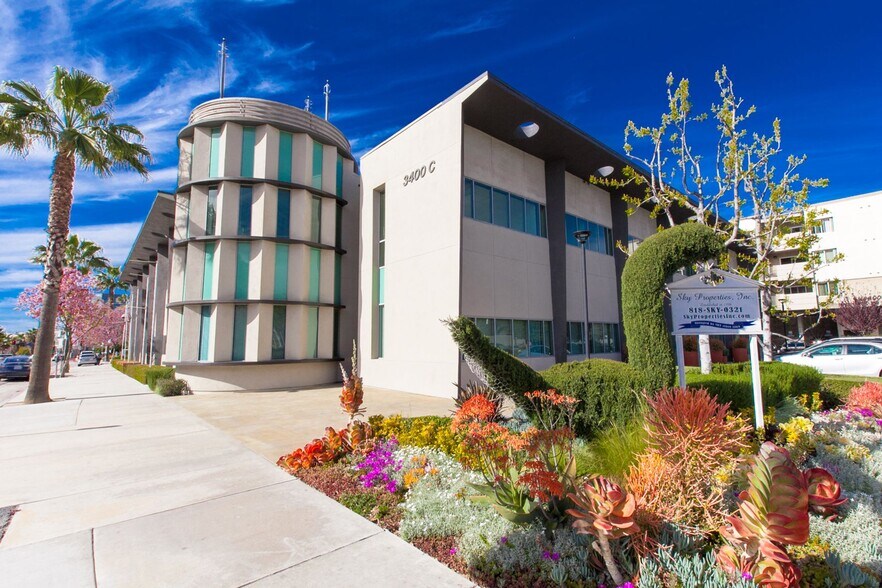Primary Photo - Cahuenga Place - 3400 Cahuenga Blvd West