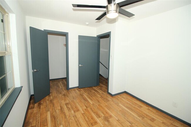 Building Photo - 4960 Milwee St