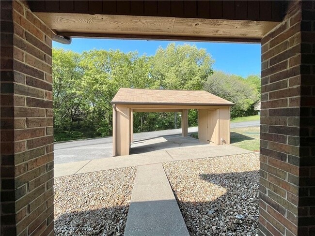 Building Photo - 12 Walter Dr