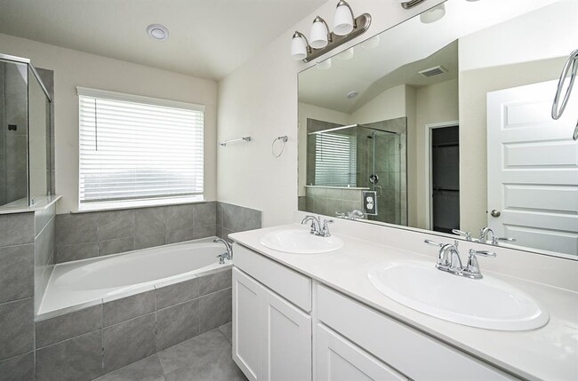 Building Photo - 6602 River Cherwell Ct