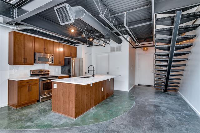Building Photo - 3110 Thomas Ave