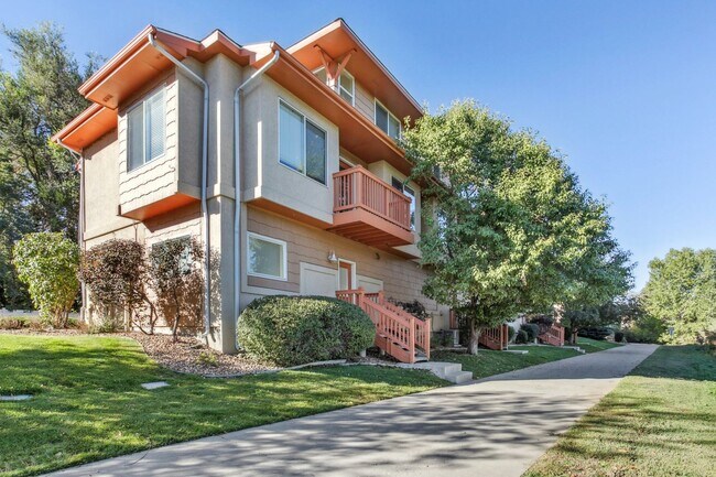 Building Photo - Arvada Townhome with Serene Lake Views