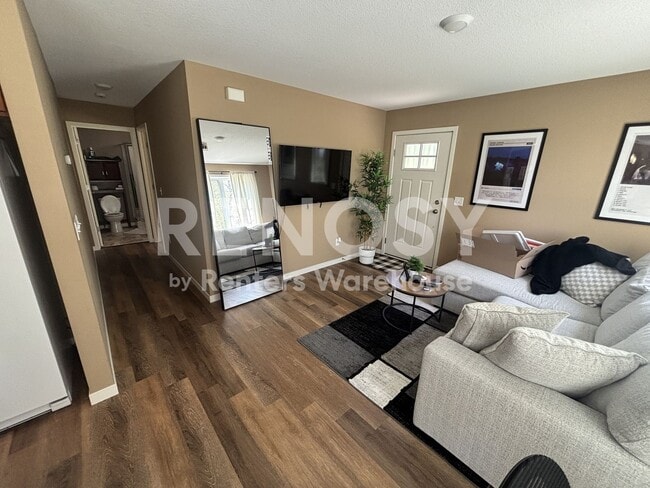 Building Photo - Available now - 1 Bedroom 1 Bath Condo in Golden Valley