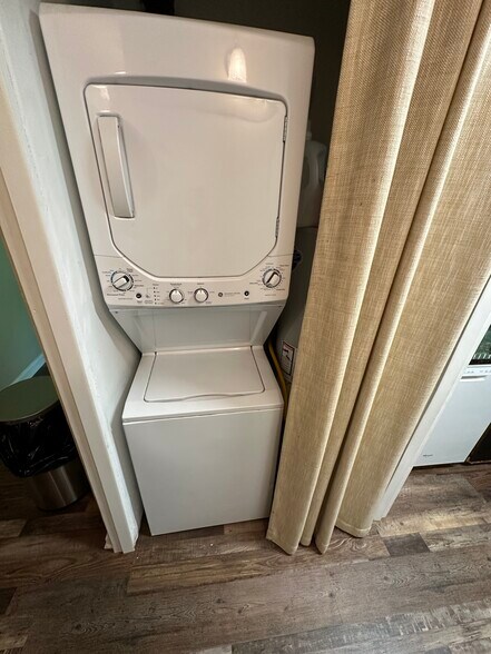 Building Photo - 225 Briarcrest Dr