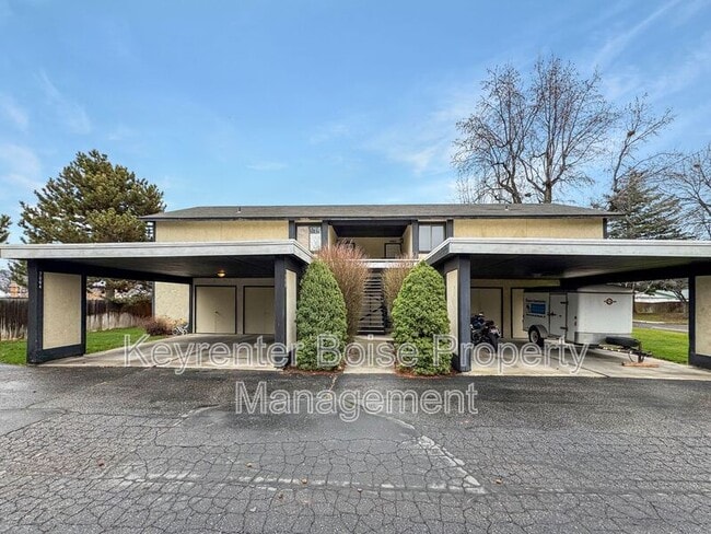 Building Photo - 7066 W Colehaven Ln