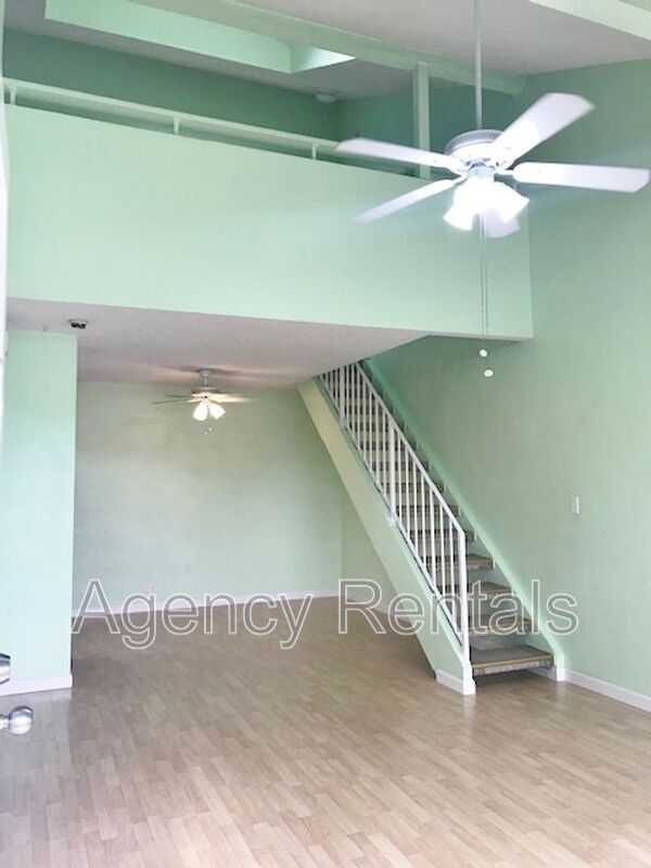 Building Photo - Crosspoint 2S 99-262 Mananai Pl