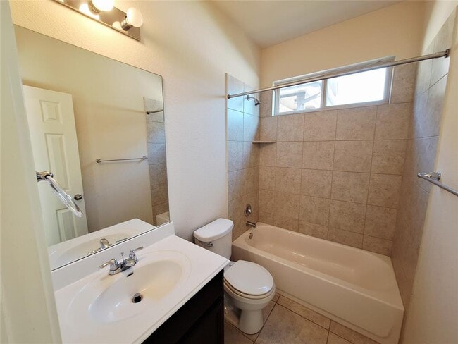 Building Photo - 525 Loma Cedro Bend