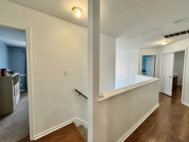 Building Photo - First-Time Rental! Available 08-07-26 - Fenced Yard, Pet Friendly, Attached 2-Car Garage!