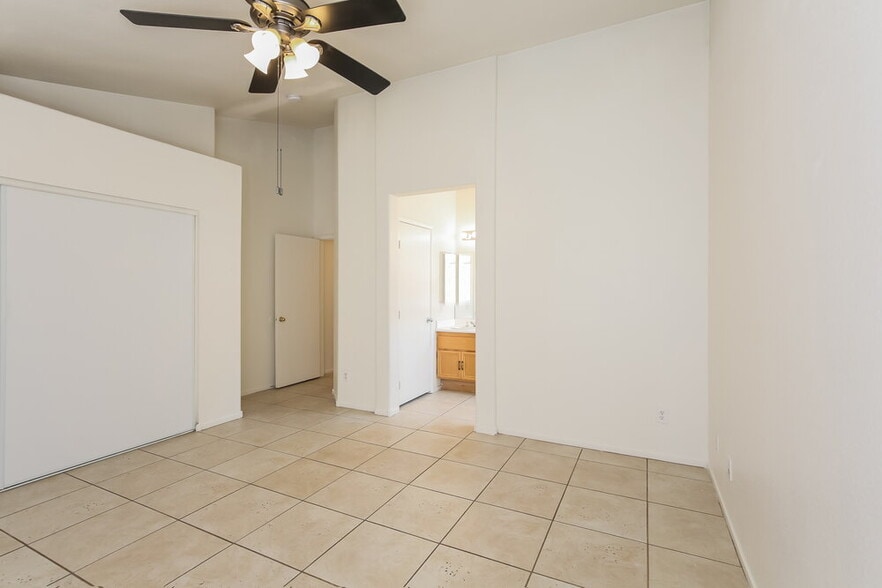 Building Photo - 6059 Evening View St