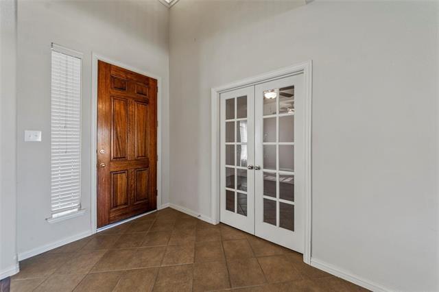 Building Photo - 2000 Templegate Dr