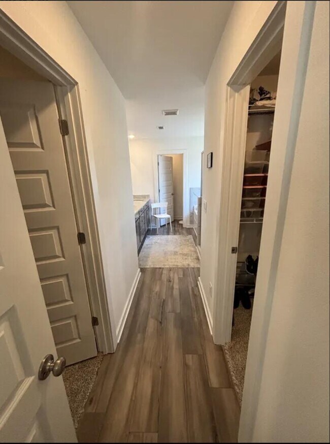 Building Photo - 58 Sandhill Ct