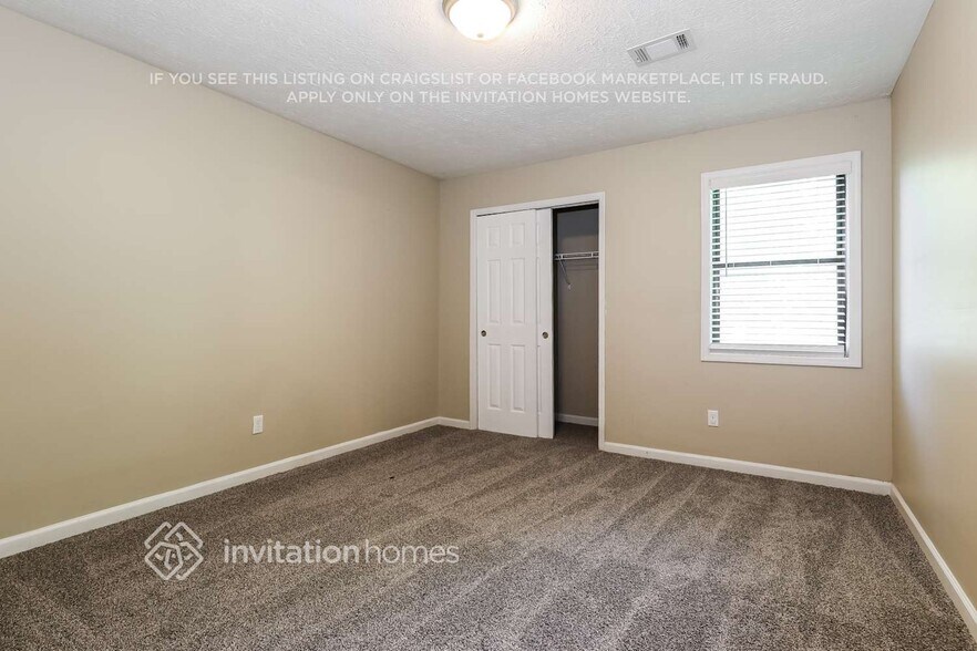Building Photo - 215 Merrydale Dr