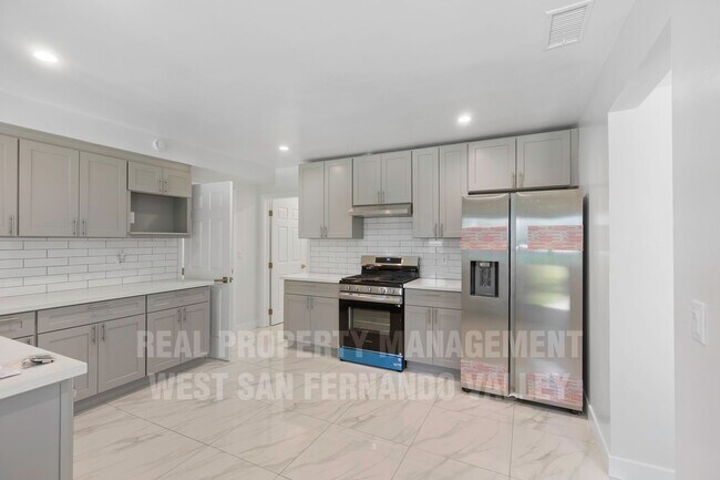Building Photo - Beautifully Remodeled Single Family Home with Pool