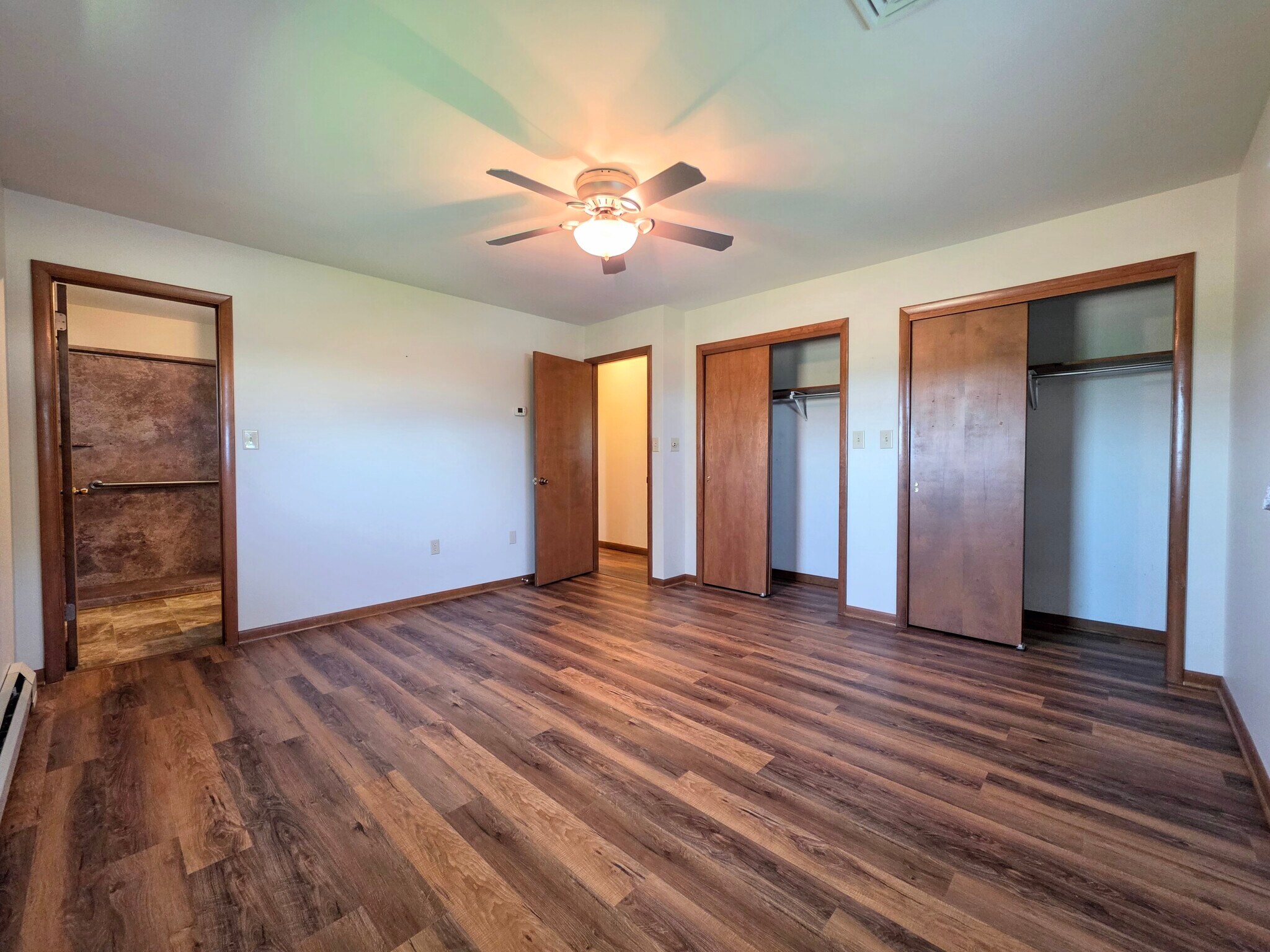 Building Photo - 154 Valley View Dr